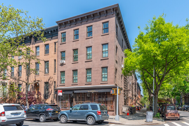 187 De Kalb Avenue in Brooklyn, NY - Foto de edificio - Building Photo