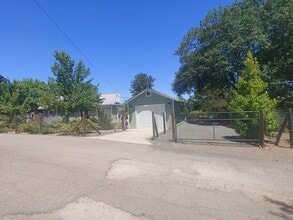 2585 Hartley St in Lakeport, CA - Building Photo - Building Photo