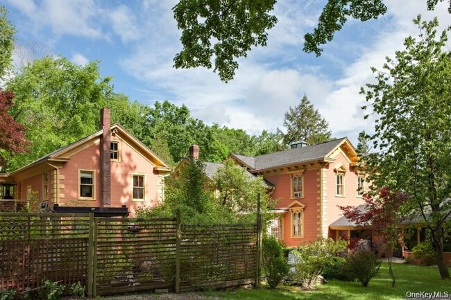 215-217-217 Old Rte 22 in Pawling, NY - Building Photo - Building Photo