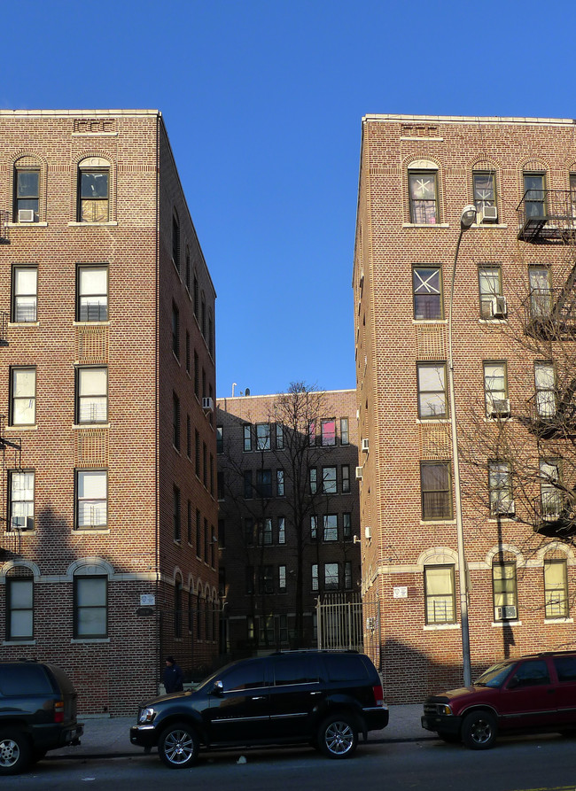 2763 Sedgwick Ave in Bronx, NY - Building Photo - Building Photo