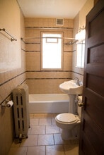 1309 E Hennepin Ave, Unit 2 in Minneapolis, MN - Building Photo - Building Photo