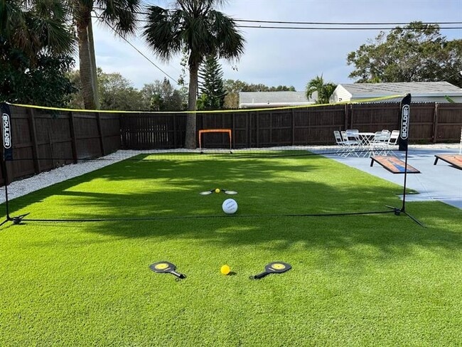 property at 1810 Elizabeth St