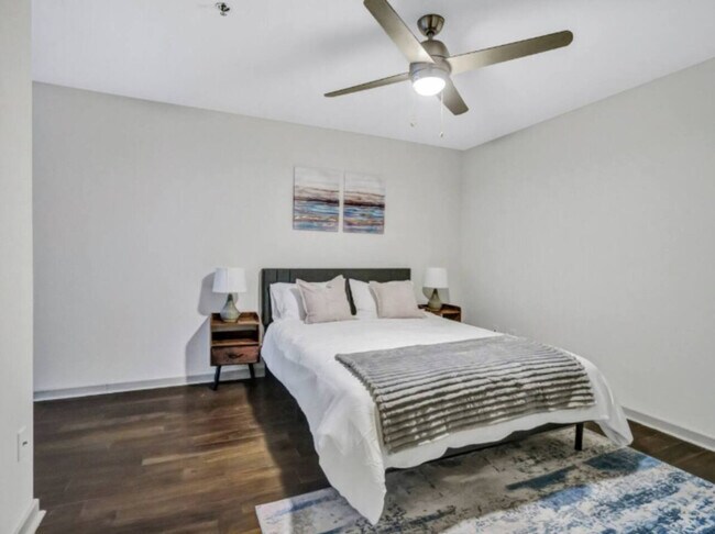 1555 Elm St in Dallas, TX - Building Photo - Building Photo