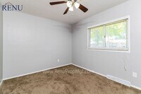 807 Undercliff Dr photo'