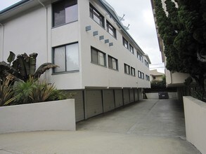 419 Avenue G in Redondo Beach, CA - Foto de edificio - Building Photo