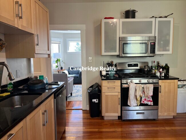 25 Fainwood Cir, Unit 3A in Cambridge, MA - Foto de edificio - Building Photo