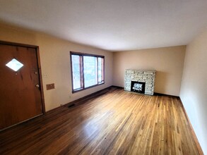 1112 N Woodrow Ave in Wichita, KS - Foto de edificio - Building Photo