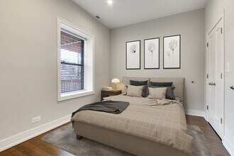 852 W Lill Ave, Unit H in Chicago, IL - Foto de edificio - Building Photo