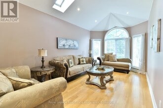 38 Eaglewood Blvd in Mississauga, ON - Building Photo - Building Photo