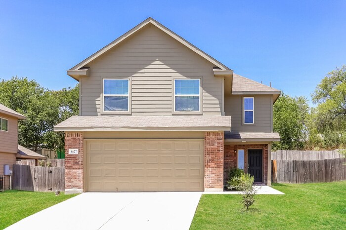 8627 Tesoro Hills in San Antonio, TX - Building Photo