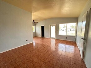 17150 NE 4th Pl in North Miami Beach, FL - Building Photo - Building Photo