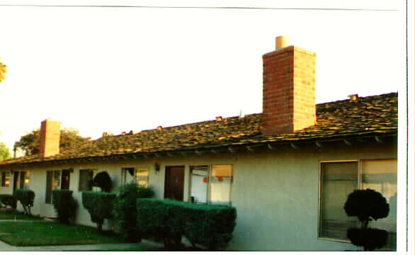 601 S Highland Ave in Fullerton, CA - Building Photo