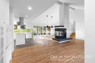 12830 SW Foothill Dr in Portland, OR - Foto de edificio - Building Photo
