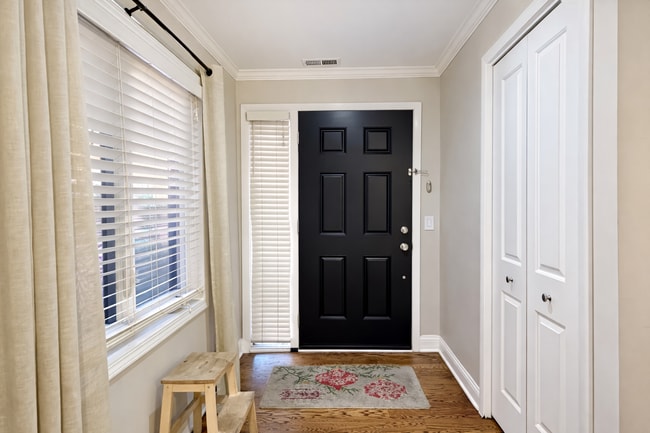 805 W Wolfram St, Unit 1 in Chicago, IL - Foto de edificio - Building Photo