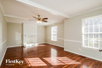 5302 Broadmoor Pl in Greensboro, NC - Foto de edificio - Building Photo