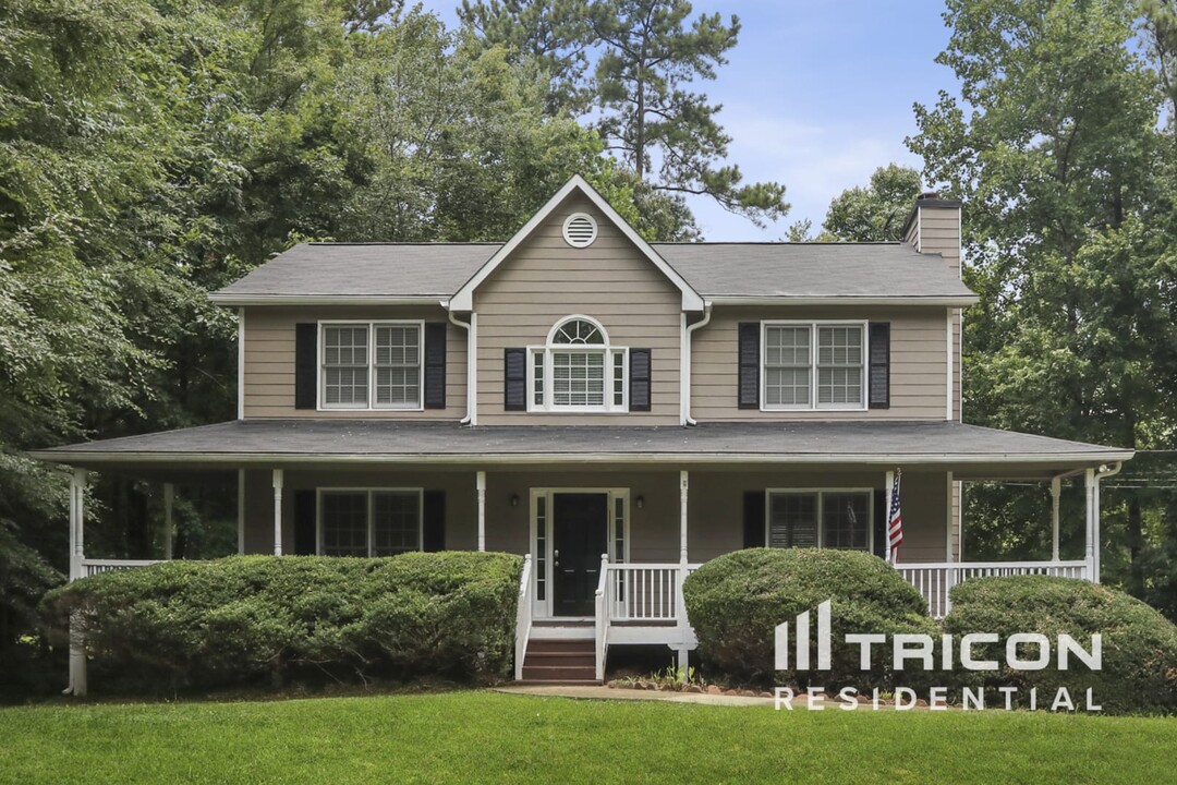 220 Stevenson Trail in Dallas, GA - Building Photo