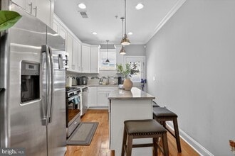 2216 Almond St in Philadelphia, PA - Building Photo - Building Photo