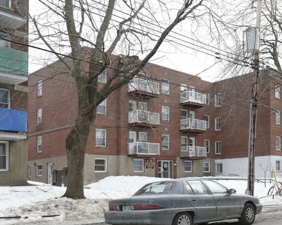 2950 Barclay in Montréal, QC - Building Photo