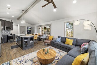 275 Creek Ridge Trail W in Mountain Home, TX - Building Photo - Building Photo