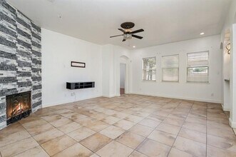 601 Valencia Dr in Arlington, TX - Building Photo - Building Photo