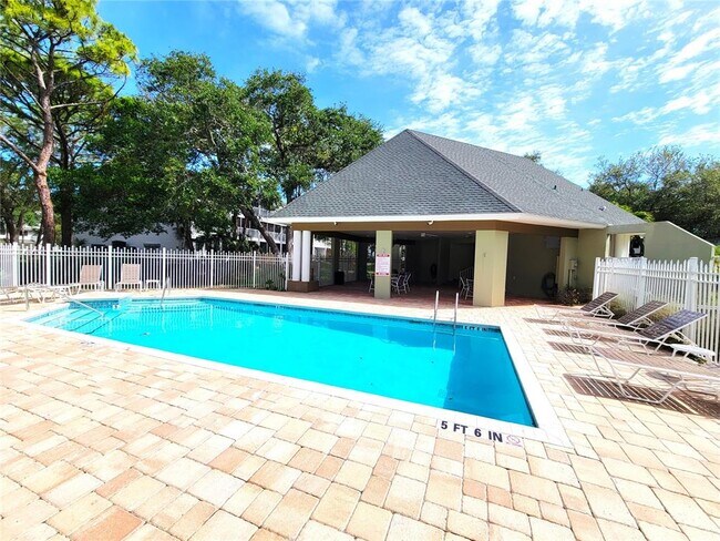 9947 Indian Key Trail in Seminole, FL - Building Photo - Building Photo