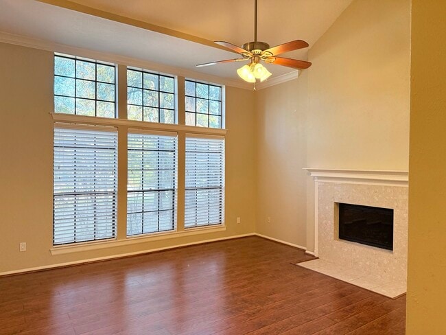 98 N Pathfinders Cir in Spring, TX - Building Photo - Building Photo