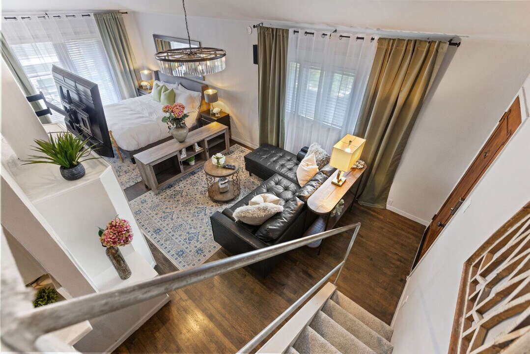 5002 Junius St in Dallas, TX - Foto de edificio