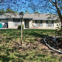 11223 Spottswood Dr in Houston, TX - Building Photo