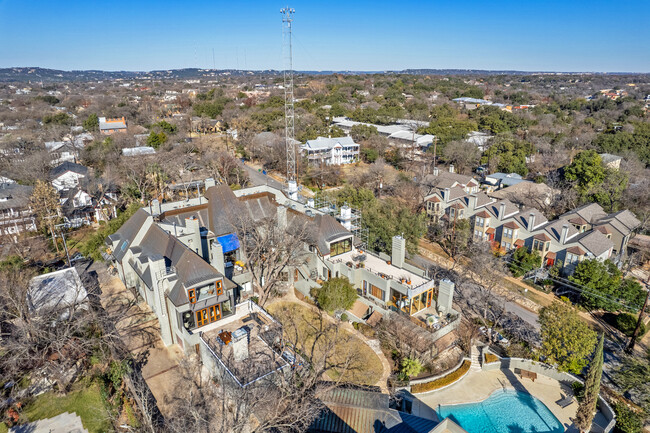 1111 W 12th St in Austin, TX - Foto de edificio - Building Photo