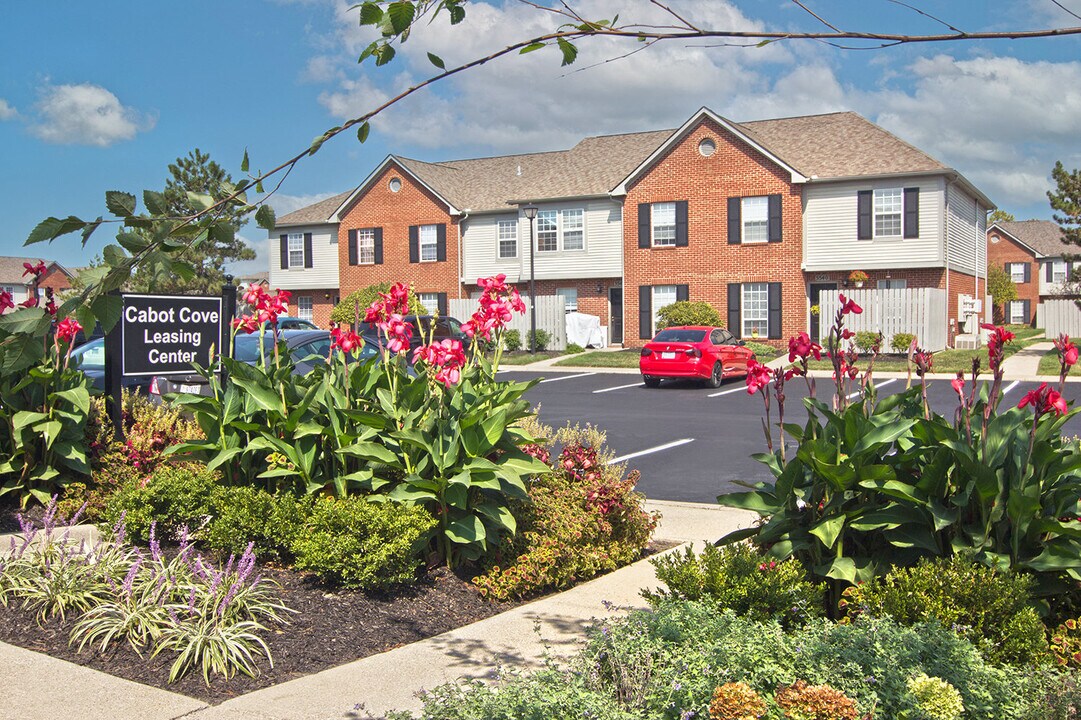 Cabot Cove in Hilliard, OH - Building Photo
