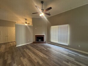 615 W Ashley Glen Cir in Memphis, TN - Building Photo - Building Photo