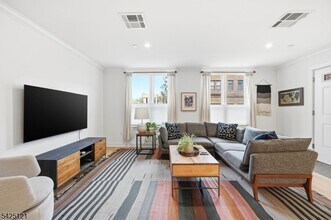 14 Ward St in Bloomfield, NJ - Building Photo - Building Photo