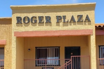 Roger Plaza Apartments in Tucson, AZ - Foto de edificio - Building Photo