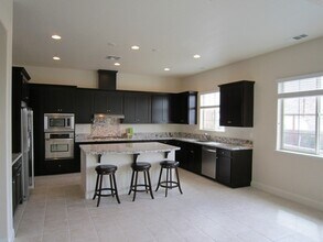 7639 Ridgeline Dr in Dublin, CA - Building Photo - Building Photo