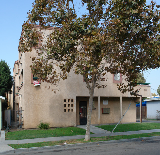 309 E 16th St in Santa Ana, CA - Foto de edificio - Building Photo