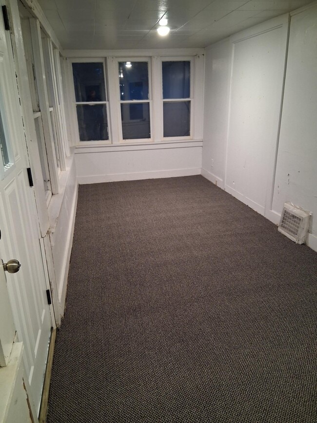 1714 E Walnut St in Des Moines, IA - Foto de edificio - Building Photo