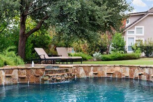 308 Golden Bear Dr in Lakeway, TX - Building Photo