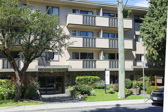 The Royal Richmond in Victoria, BC - Building Photo - Building Photo