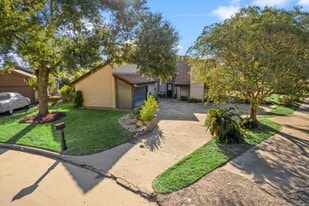 6003 Long Leaf Dr in Houston, TX - Building Photo