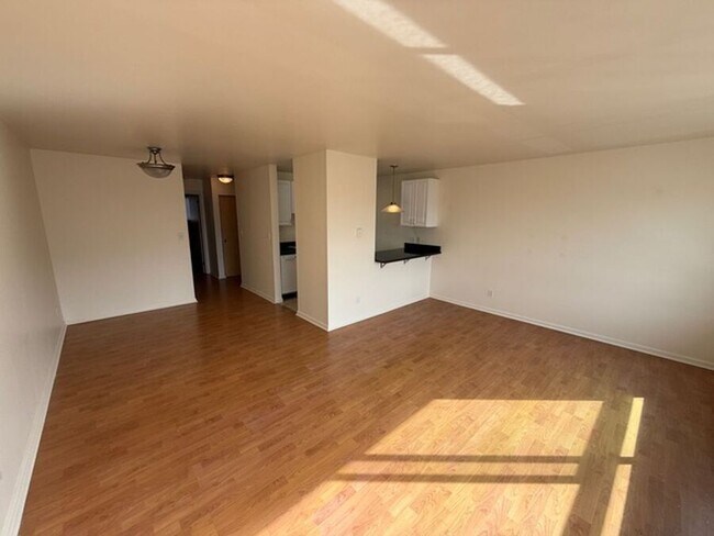 5210 Russell Ave NW in Seattle, WA - Building Photo - Building Photo