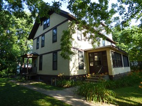 1065 Selby Ave in St. Paul, MN - Building Photo - Building Photo