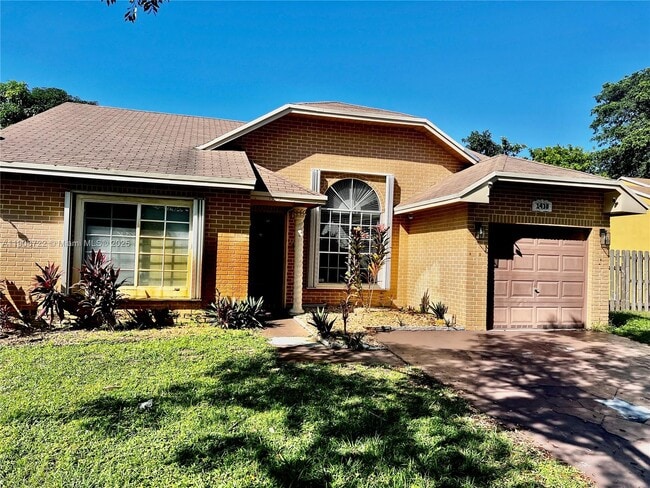 1430 SW 85th Terrace in Pembroke Pines, FL - Building Photo - Building Photo