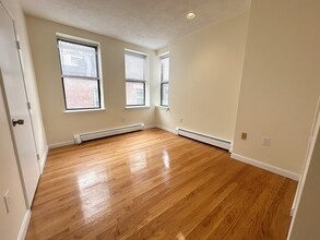 40 Lewis St, Unit 3 in Boston, MA - Building Photo - Building Photo