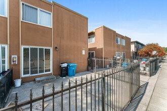 3290-3296 Rolison Rd in Redwood City, CA - Building Photo - Building Photo