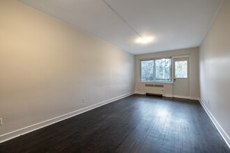 6950 Fielding in Montréal, QC - Building Photo - Interior Photo