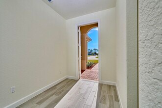 5940 Manzanita Way in Vero Beach, FL - Foto de edificio - Building Photo