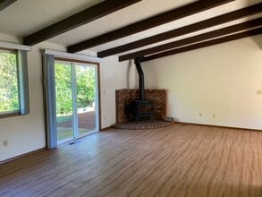2377 Edgehill Ct S in Salem, OR - Building Photo - Building Photo