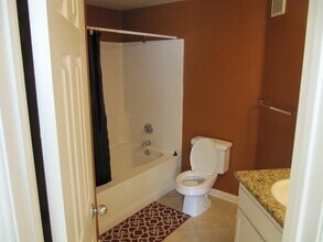 8232 Station Village Ln in San Diego, CA - Building Photo - Building Photo