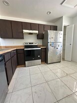 861 NE 209th Terrace, Unit 24-203 in Miami, FL - Building Photo
