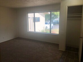 3482-3492 Parish St in Eugene, OR - Building Photo - Building Photo